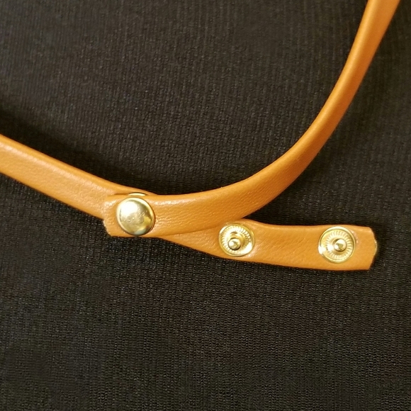 Romance Faux Leather Fringe Flower Short Statement Necklace 18 Inches In Length - Picture 4 of 7